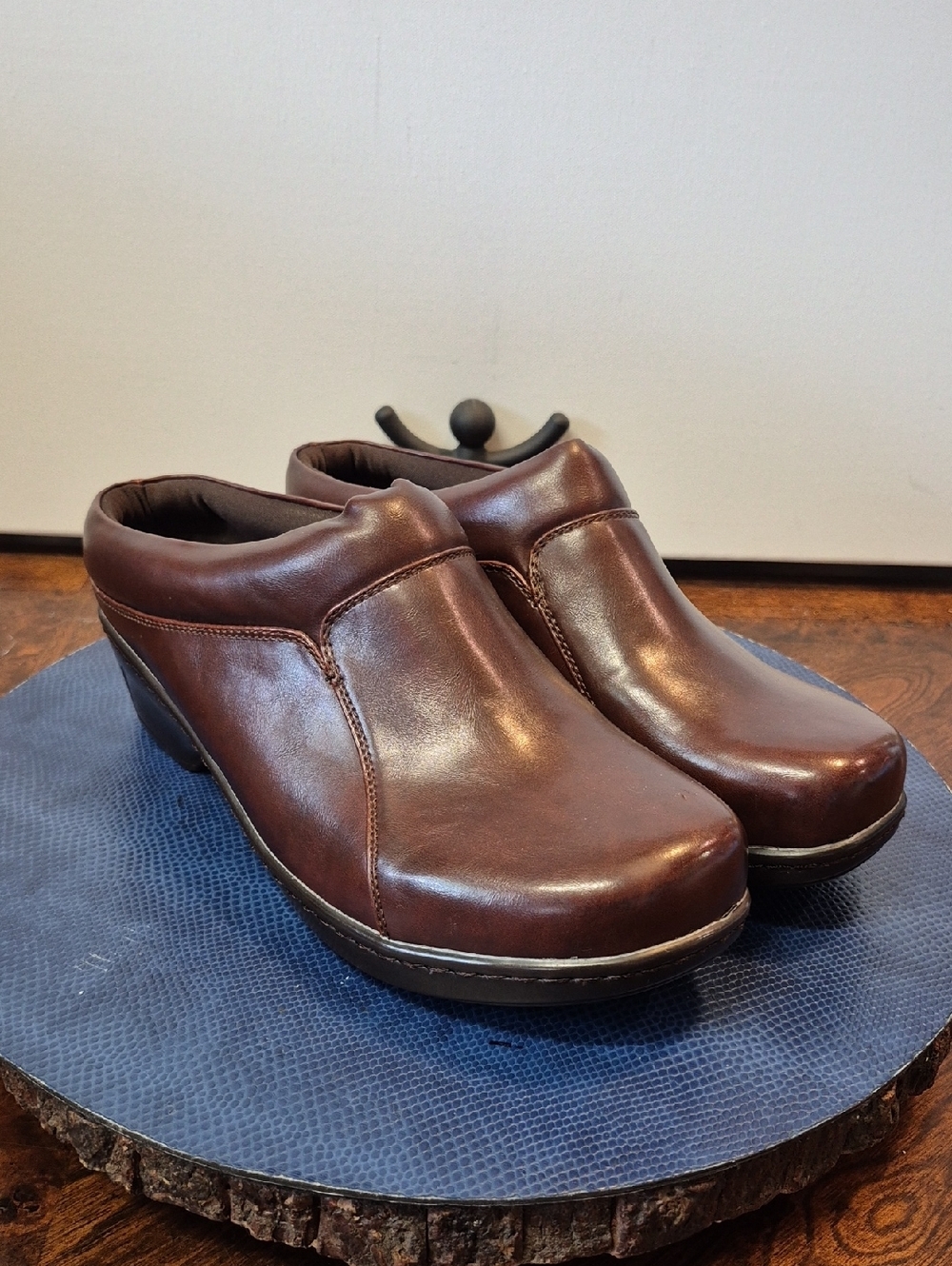 Cloudwalkers "Bryce" By Avenue Womens sz. 10W (#2079Sh)NWT.All Day Comfort.brown